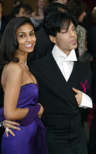 Illustration for article titled 32 Photos of Prince We Love